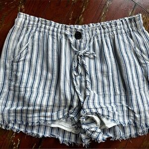 blue and white flowy shorts!